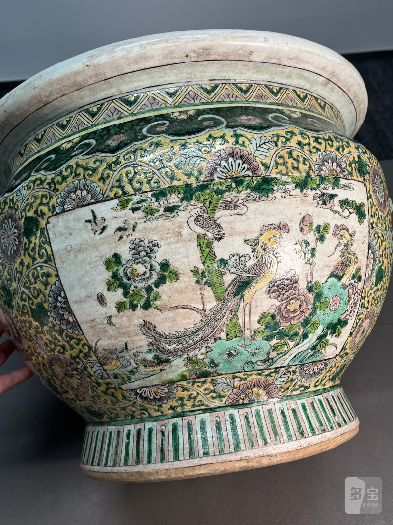 清光绪  素三彩花卉开光花鸟纹铺首缸 - 图11